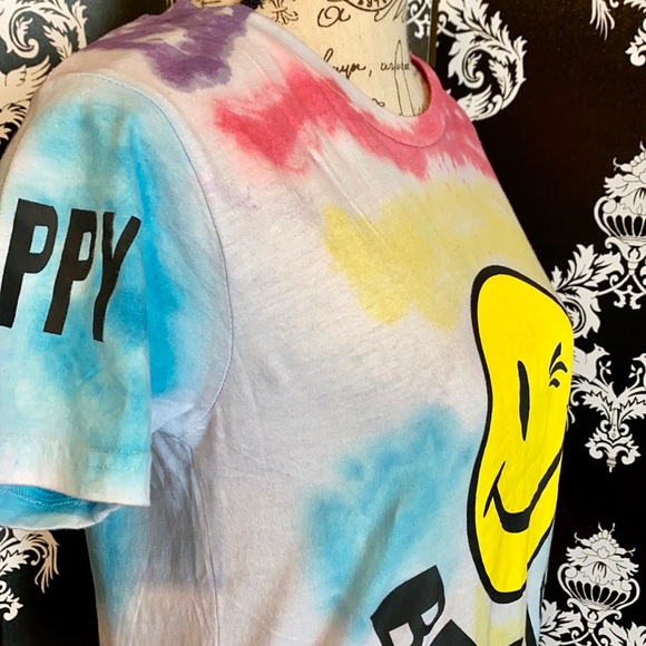 🍀 NWT! Tie Dye Be Happy Smiley T-Shirt! - Picture 2 of 8